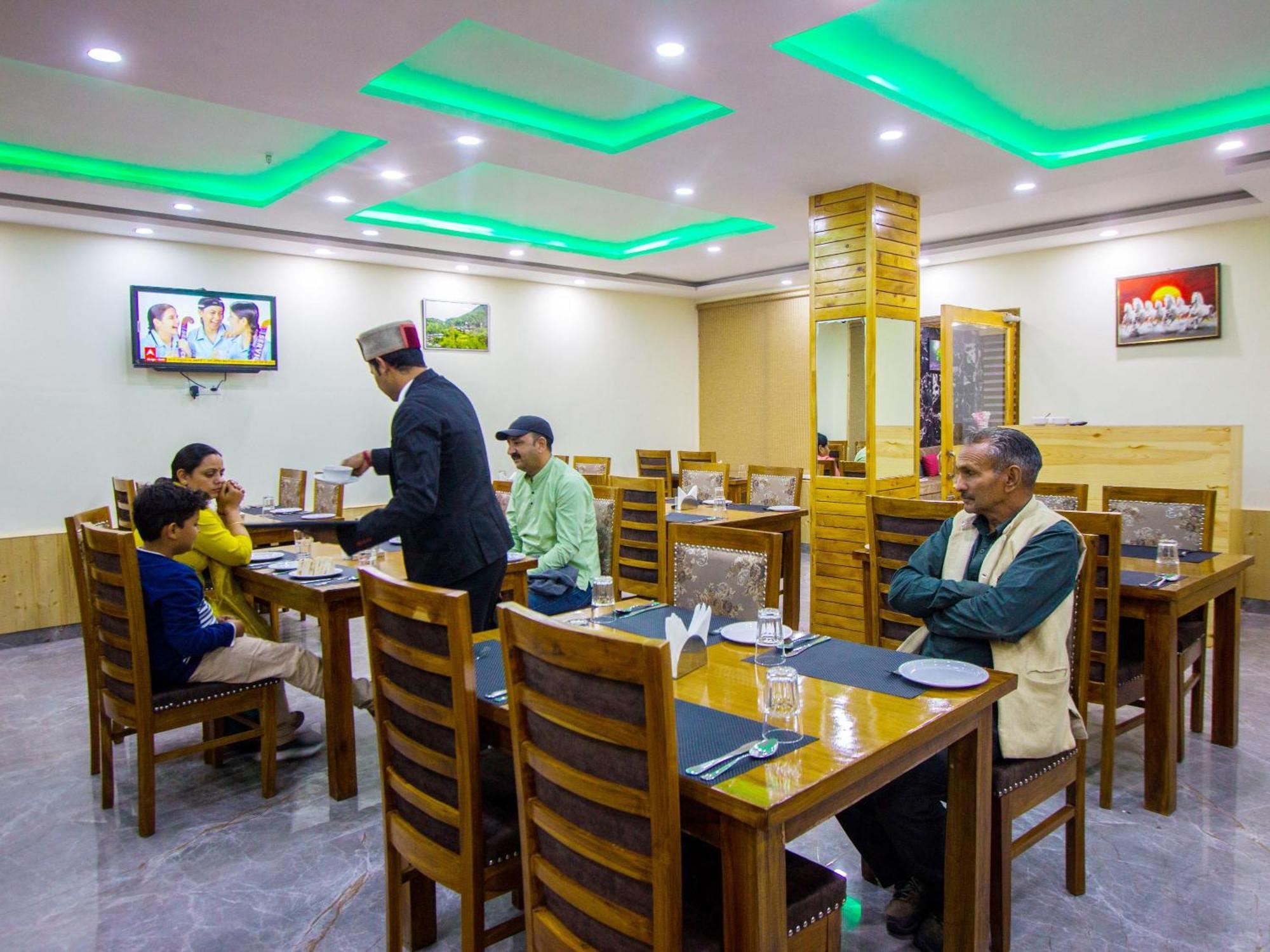 Hotel Swastik Grand Manali Exterior foto
